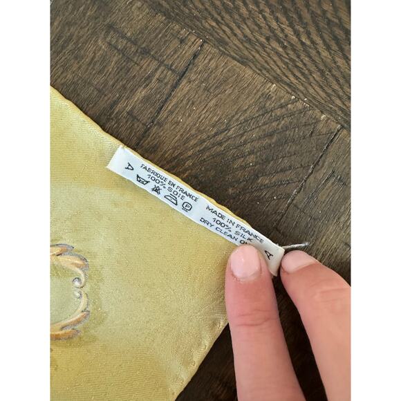 Hermes Scarf - Picture 2 of 3